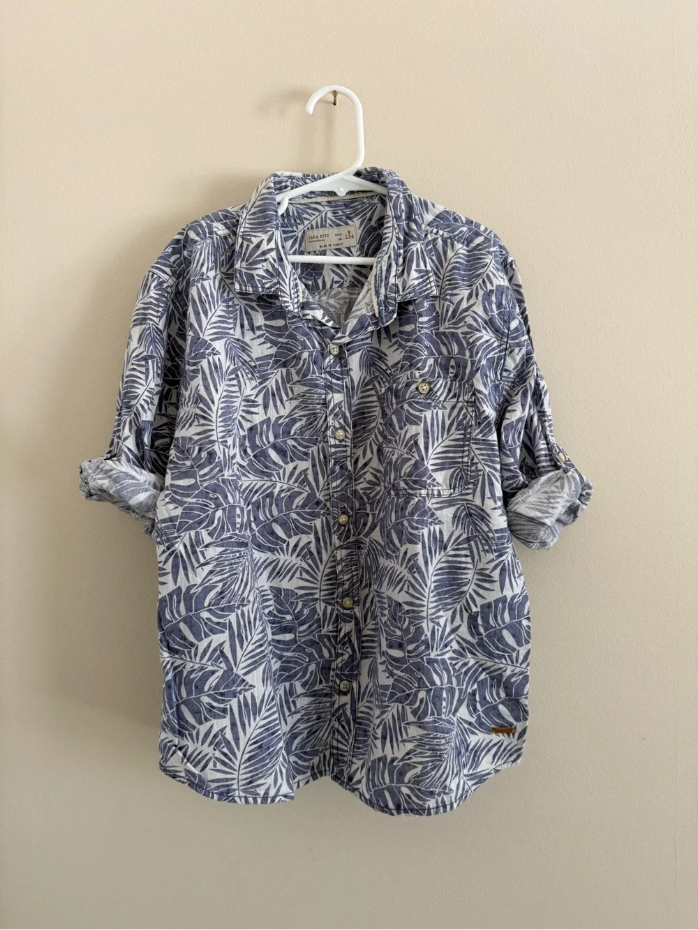 Zara Boys White Button-Down with Blue Leaf Print // size 9